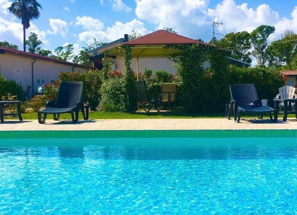 Oasi Di Francesca B&B Pontinia Bagian luar foto